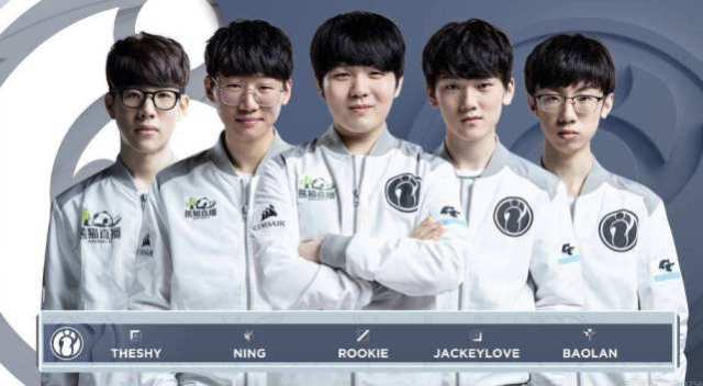 们在防守端 们在防守端