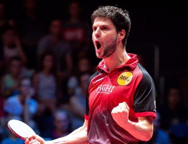 只是点头 只是点头